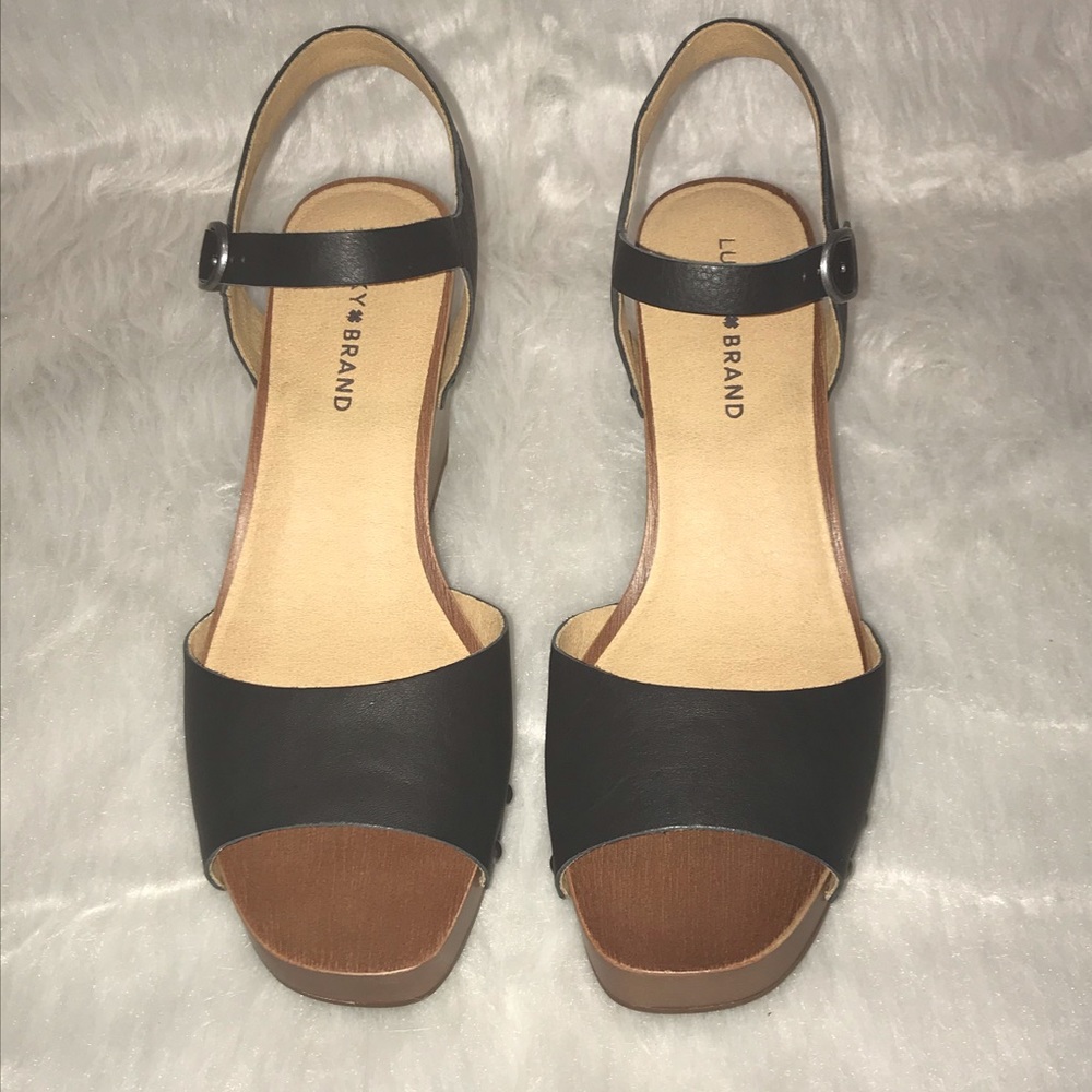 Lucky Brand Zashti Women Open Toe Wedge Shoe in Black Vegan Leather Size 11